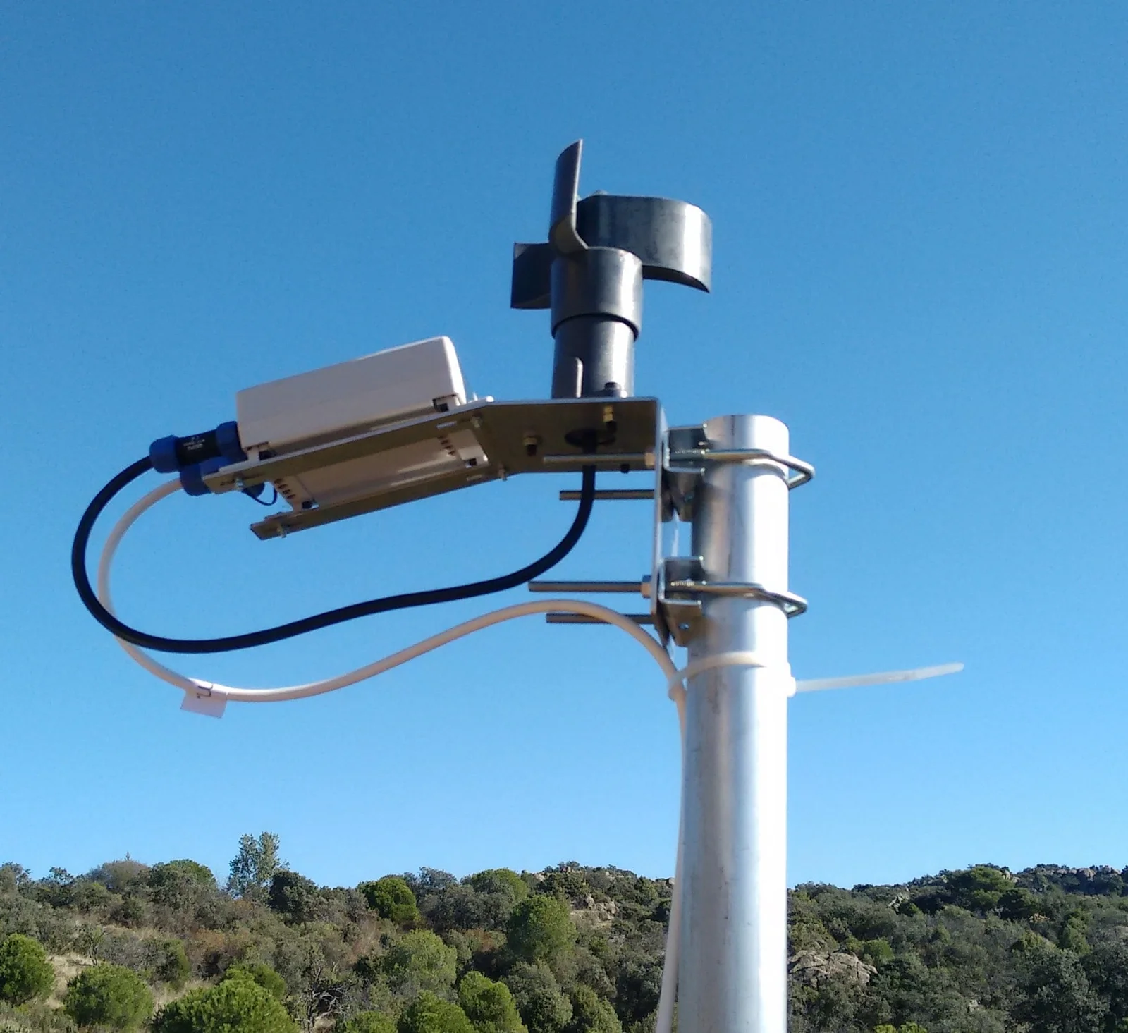 Full roof-close circuit assembly—CloudWatcher, timer relay, limit switch