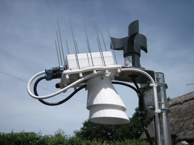 3D-printed environmental chamber on CloudWatcher—with anti-bird spike platform