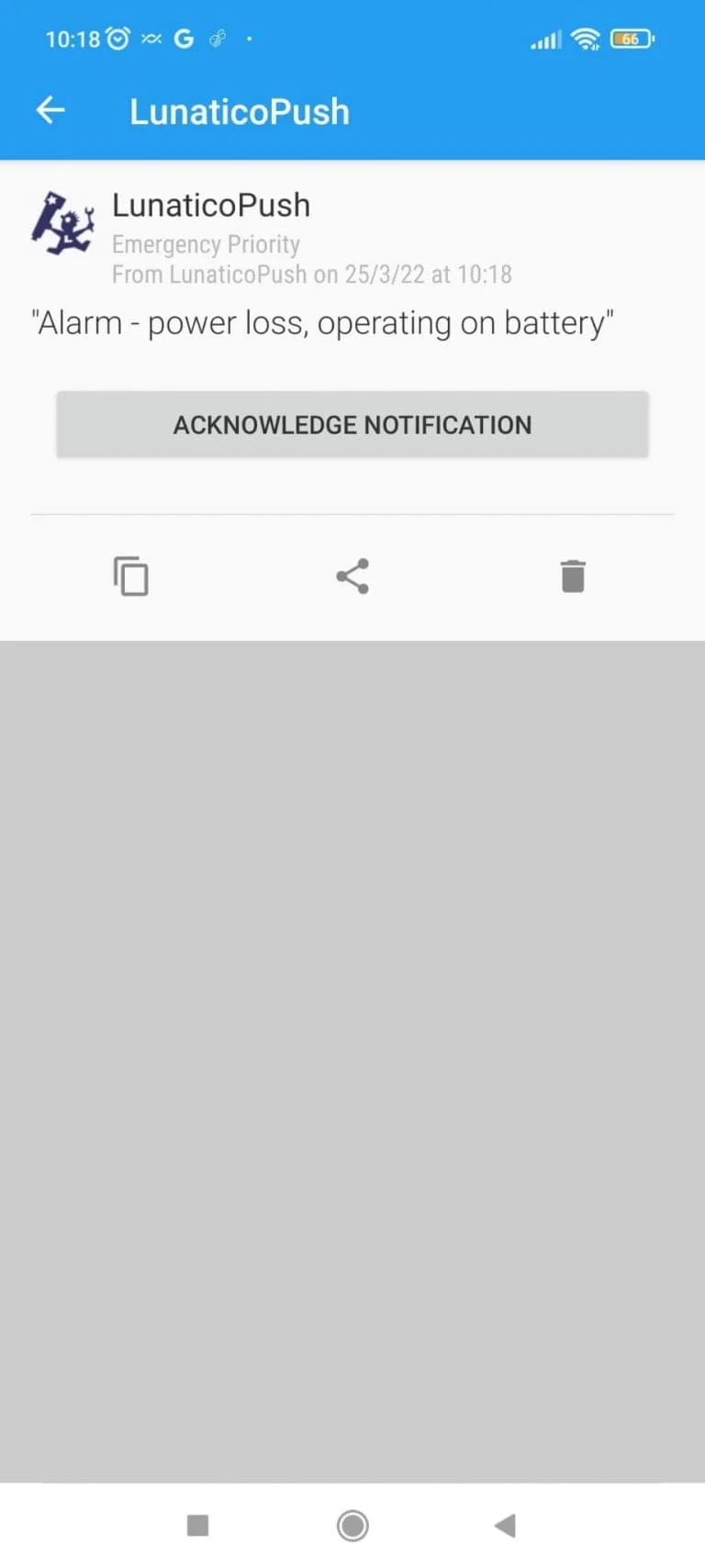 PushOver app on a phone showing a LunaticoPush message flagged Emergency Priority, reading «Alarm - power loss, operating on battery», with an ACKNOWLEDGE NOTIFICATION button